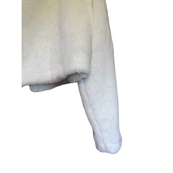 Fashion Nova New with tags faux fur Jacket - Picture 2 of 11